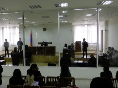 «Մտածում ես ստեղ ես՝ ձեռք չեմ տալո՞ւ».Տուժող-ոստիկանը դատարանում սպառնալիք է հնչեցրել. Փաստաբանը դիմել է դատախազություն