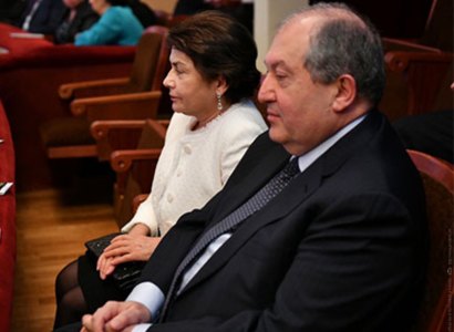 Նախագահ Սարգսյանը տիկնոջ հետ ներկա է եղել թավջութակահար Նարեկ Հախնազարյանի համերգին (ֆոտո)