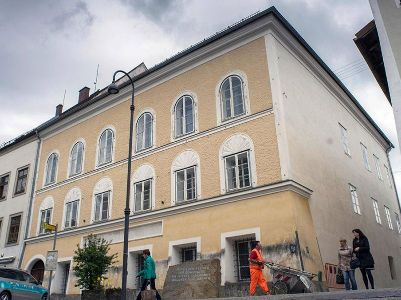 Austrian court rejects complaint by expelled Turkish imams