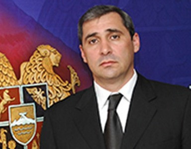 «Փաստ». Ի՞նչ արժողության ավտոմեքենա եւ բնակարան է ձեռք բերել գնումների բողոքարկման խորհրդի անդամը