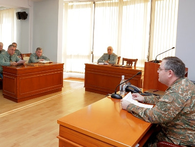 Chief of General Staff of Armed Forces holds consultation with army leadership