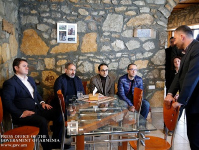 Armenian PM briefed on development strategy of Yenokavan village