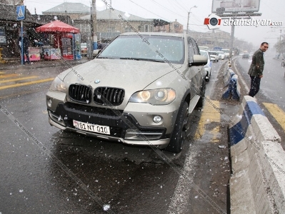 Երեւանում BMW X5-ը վրաերթի է ենթարկել երիտասարդ աղջկան. վարորդը օգնել է նրան հասցրել հիվանդանոց