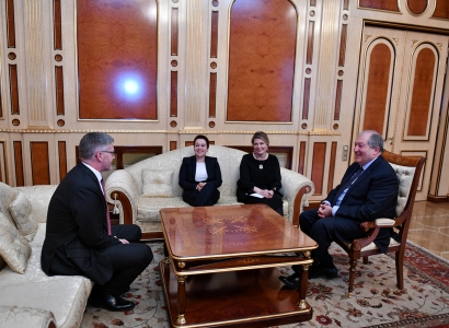 Նախագահ Սարգսյանն ընդունել է «ՓրայսուոթերհաուսԿուպերս» ընկերության ներկայացուցիչներին