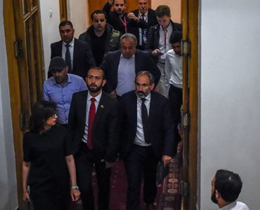 «Հրապարակ». «Իմ քայլում». անջրպետը խորանում է. անկուսակցականները կարող են առանձնանալ խմբակցությունից