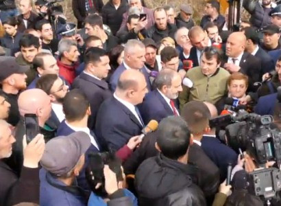Ձեր էդ խասյաթին վերջ տվեք, սա զիբիլ է, որի մեջ չի կարելի ապրել. Փաշինյանը զայրացավ