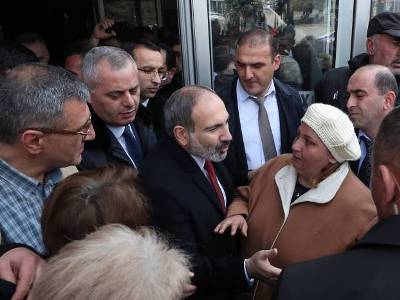 «Հրապարակ». Վարչապետին Գյումրիում «անակնկալ» էր սպասվում. Գյումրեցիներն ակնարկներ են արել