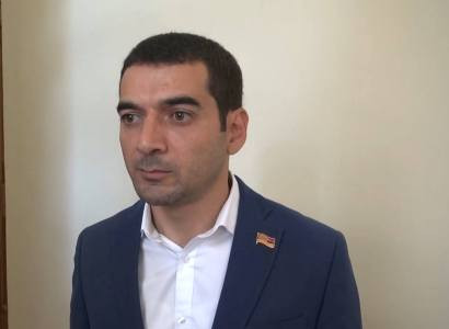 ԱԺ շենքի առջեւ բողոքի ակցիայի մասնակիցների մեջ սադրիչներ կան. «Իմ քայլի» պատգամավոր
