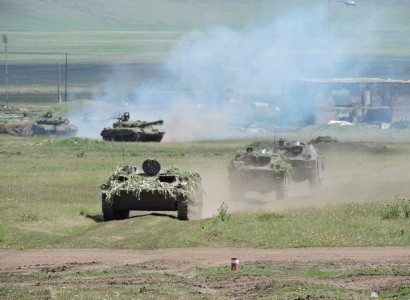 Armenian army units and 102nd Russian military base hold drills