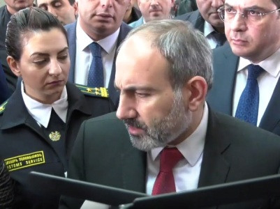 Մեր սիմվոլով «դուխով» էջը ասել է՝ դանակները վերցրեք, Հանրապետականներին սպանեք. Փաշինյանը՝ ձերբակալված ֆեյքի մասին
