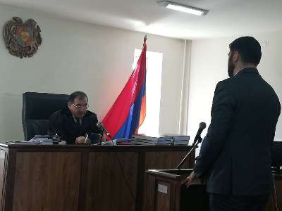Դավիթ Սանասարյանը դատարանում ցուցմունք է տալիս (Ֆոտո)