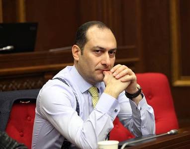 «Հրապարակ». Փաշինյանի թիմը զերծ չի մնում նախկինների ավանդույթից. օրենքները կարվում են կոնկրետ մարդկանց «վրայով»