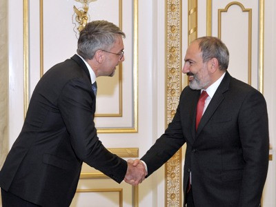 Armenia PM and Czech Defense Minister discuss cooperation issues