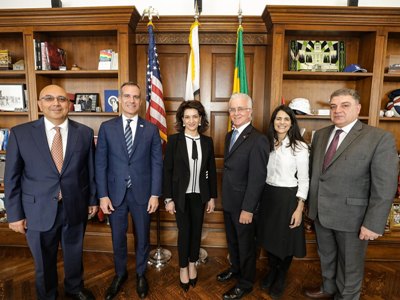 Anna Hakobyan and Los Angeles Mayor discuss cooperation