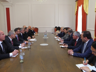 Armenia deputy parliamentary speaker meets with Czech defense minister
