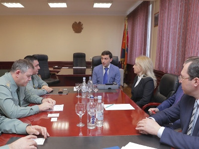 Armenian military officer meets with reps of Russian cartridge plants