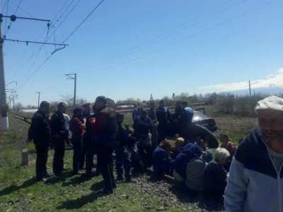 Մեզ վրա կրակում են, մենք չենք կարա քնենք. ի՞նչ գյուղապետ, էսի բանդա ա. Ինչ է կատարվում Զարթոնքում