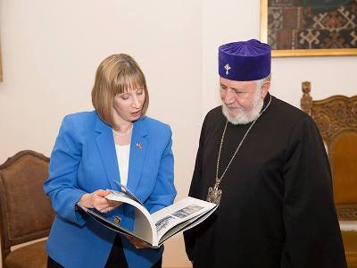 U.S. Ambassador to Armenia meets with Catholicos of All Armenians Karekin II