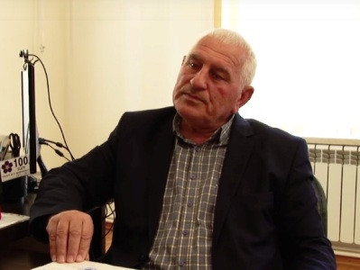 Րոպեներ անց Զարթոնք համայնքի ղեկավարը հայտարարությամբ հանդես կգա