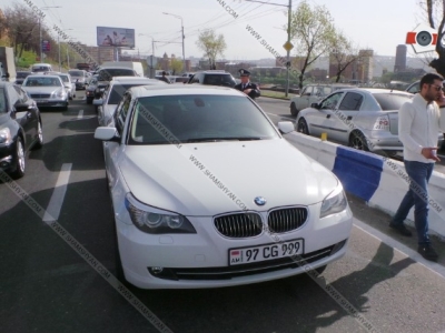 Շղթայական ավտովթար Երեւանում. բախվել են 2 BMW-ներ, 2 Mercedes-ներ, 2 Toyota-ներ
