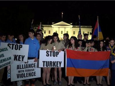 Հայերի մոմավառությունը Սպիտակ տան առջեւ՝ Հայոց ցեղասպանության ճանաչման պահանջով