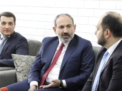 «Ինչի՞ գնանք բարերարների մոտ, ասենք՝ վայ, մեզ մի հատ աթոռ կտաք». Փաշինյանը առաջարկեց փոխել տրամաբանությունը