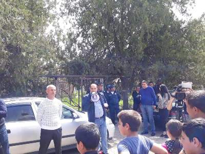 «Ոտներդ չմտնի էս դպրոց»․ տնօրենը դպրոցից դուրս է արել ցուցարարների երեխաներին․ Զարթոնքում դասադուլ է