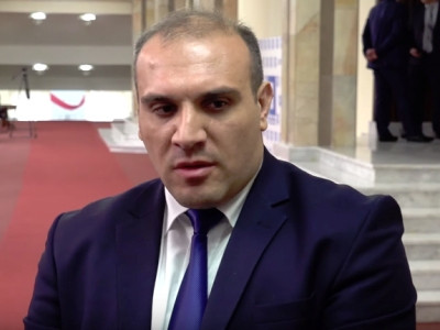 Տարրական հարգանք պահանջող մարդը իրավունք չունի ԱԺ դահլիճից դուրս գալիս դուռը շրխկացնի. Հ. Դանիելյանը՝ Մարուքյանին