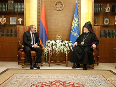 Armenia PM has phone conversation with His Holiness Aram I