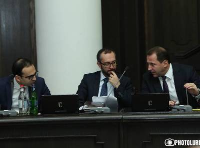 «Հրապարակ». Կառավարությունում «շունը տիրոջը չի ճանաչում». մեղավորը Դիջեյ Էդոն է