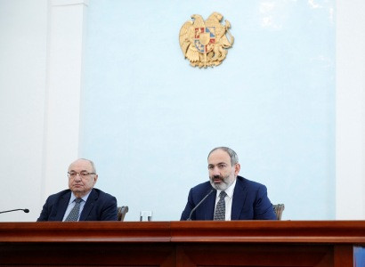PM Pashinyan meets with members of Public Council