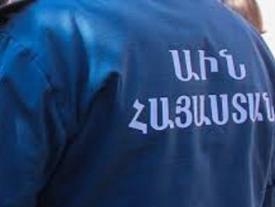 Երեւանում «Բելաջիո»-ի մոտ ավտոբուսը արգելափակվել է ցեխակույտում