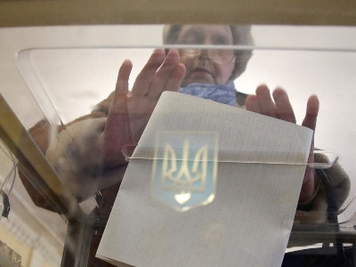 Polls open for Ukraine's presidential election runoff
