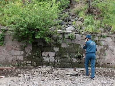 Անձրեւների հետեւանքով փլուզվել է Մեղրաձոր գյուղի ճանապարհի մի հատվածը