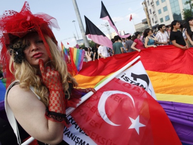 Ankara court lifts ban on LGBT parades