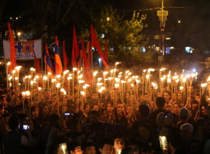 Ազատության հրապարակից մեկնարկել է ավանդական ջահերով երթը