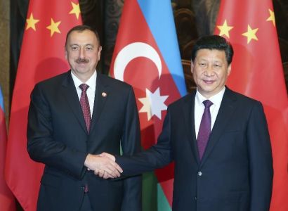 China President  meets his Azerbaijani counterpart