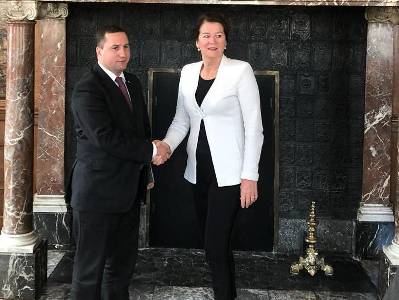 Armenia Ambassador donates nearly 20 books about Armenia to Maastricht University