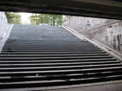 Մտնում ես, շունչդ կտրվում է, նարկոզ ստացած դուրս ես գալիս. Երեւանյան գետնանցումի անմխիթար վիճակը