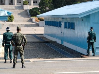 Южная Корея открывает для туристов Объединенную зону безопасности на границе с КНДР
