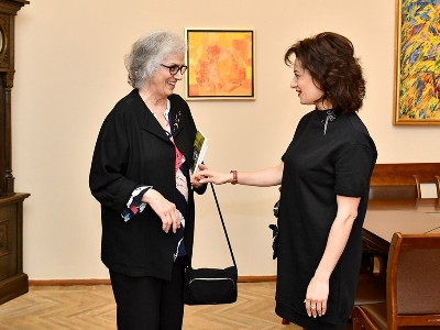 Armenia PM's wife hosts Armenian American philanthropist Carolann Najarian