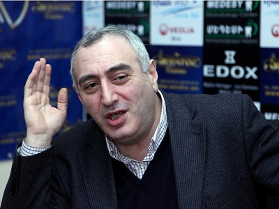 Analyst on schism within Armenian government and future of other political parties