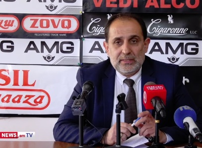 Փաշինյանը՝ որպես Վանո Սիրադեղյանի հետեւորդ, հրապարակում ազատեց պաշտոնյաներին. Արամ Հարությունյան
