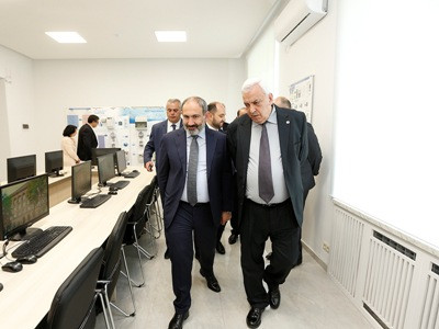 Մեր բուհական համակարգի ամենապրակտիկ խնդիրներից մեկն ուսանողներին գործնական գիտելիքներով օժտելն է. Փաշինյան (ֆոտո)