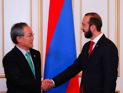 Armenia Parliament Speaker receives Korean Ambassador to Armenia