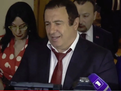 «Մարդը հրաժարվել ա, ասում ա՝ ես չեմ ուզում կառուցեմ». թագաժառանգը հրաժարվել է Երեւանում հյուրանոց կառուցել
