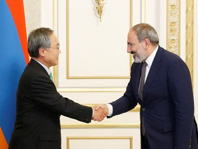 Armenia PM receives outgoing Korean ambassador