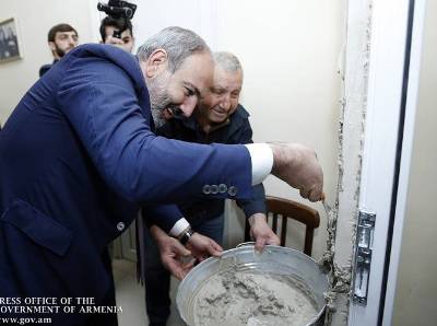 «Հրապարակ». Սվաղչին. Ռադիոյի դուռը պահել էին, որ Փաշինյանը մի օր գա ու նորոգման շոու բեմականացնի