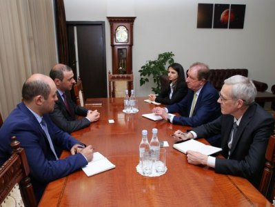Armenia Security Council chief, Dassault Systèmes executive discuss military industry, cybersecurity