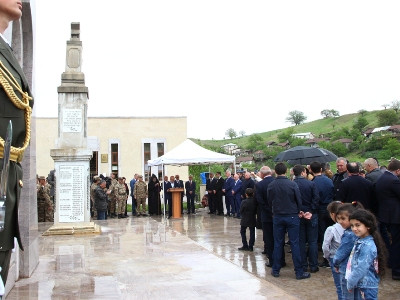 President hands high state awards to group of Karabakh War veterans (PHOTOS)